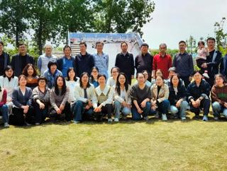 外国语学院工会组织教职工开展春游踏青活动